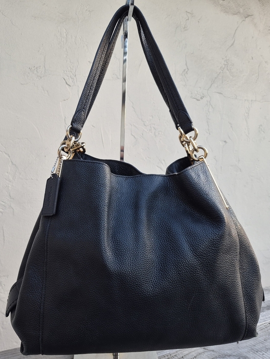 Coach Handbags - Coach Dalton 31 Black Pebbled Leather Bag